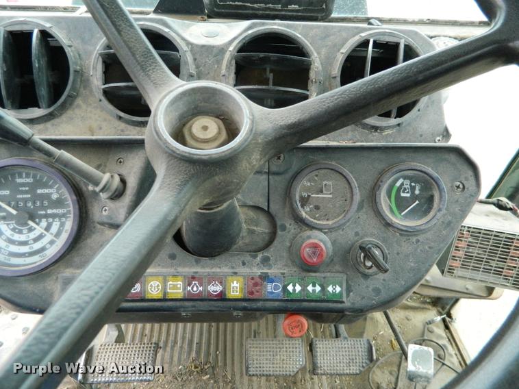 image for item DB1005 1987 Deutz D1070-S tractor