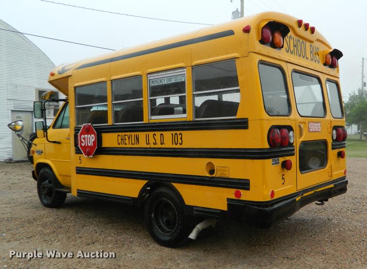 image for item DB1006 1995 Chevrolet G30 school bus