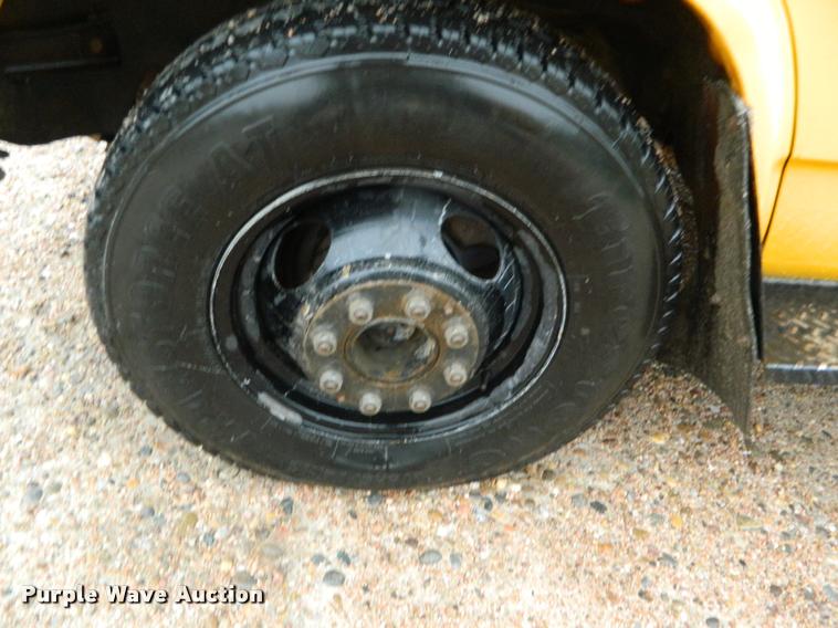 image for item DB1006 1995 Chevrolet G30 school bus