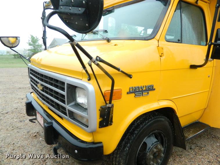 image for item DB1006 1995 Chevrolet G30 school bus