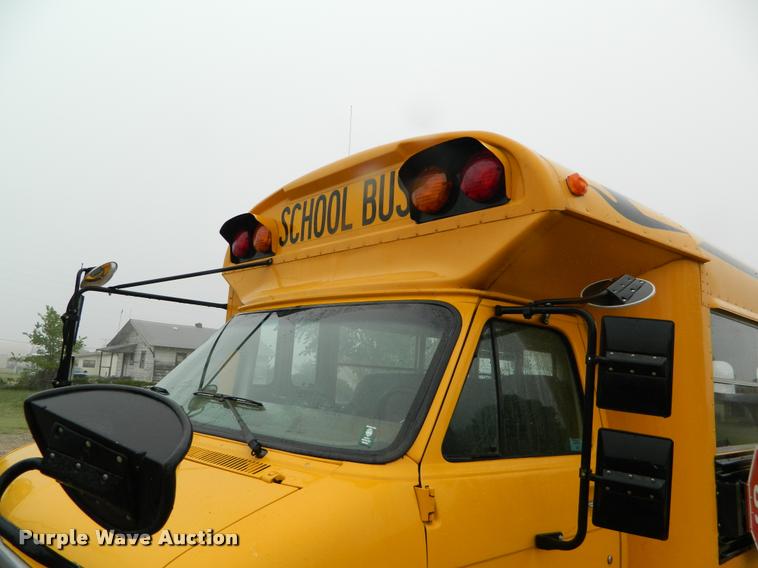 image for item DB1006 1995 Chevrolet G30 school bus