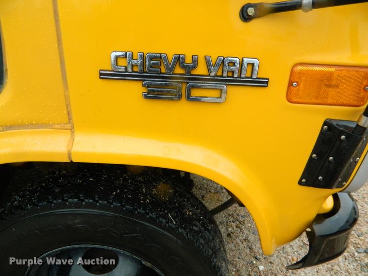 image for item DB1006 1995 Chevrolet G30 school bus