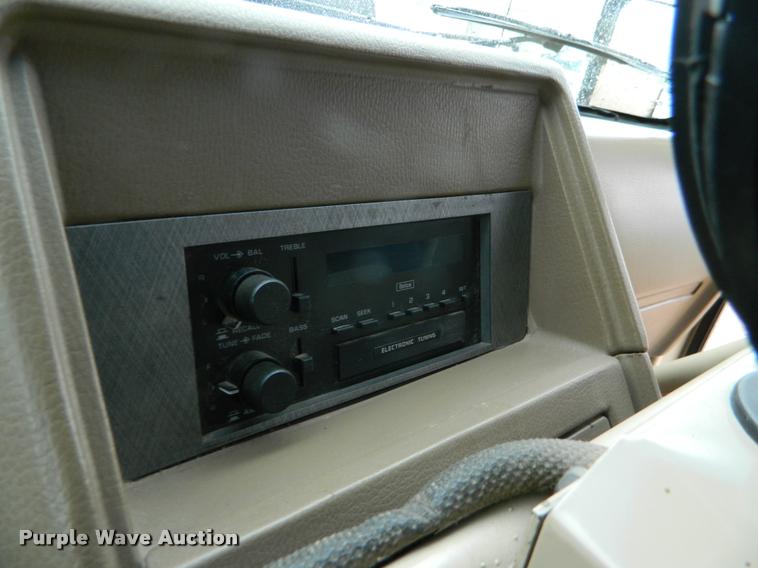 image for item DB1006 1995 Chevrolet G30 school bus