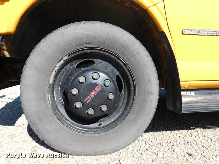 image for item DB1007 2002 GMC Savana G3500 Cargo school bus