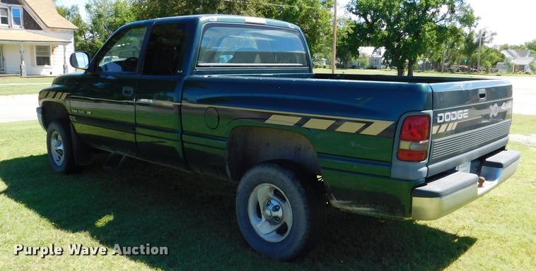 image for item DB1008 2001 Dodge Ram 1500 Club Cab pickup truck