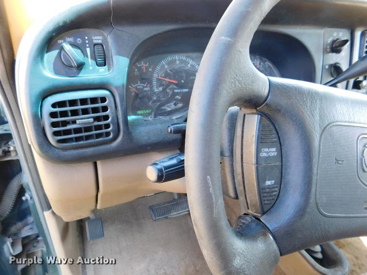 image for item DB1008 2001 Dodge Ram 1500 Club Cab pickup truck