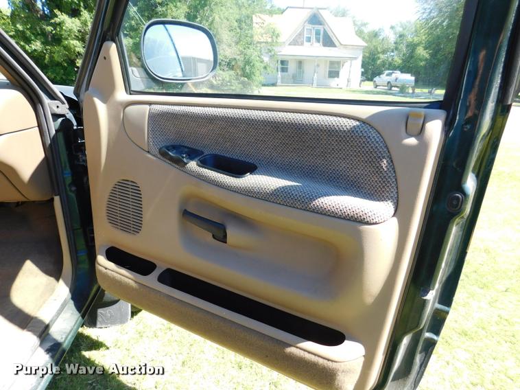 image for item DB1008 2001 Dodge Ram 1500 Club Cab pickup truck