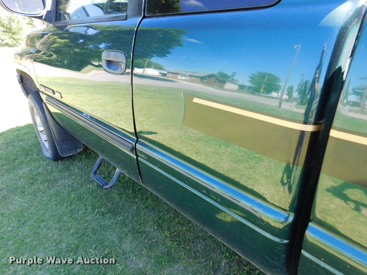 image for item DB1008 2001 Dodge Ram 1500 Club Cab pickup truck