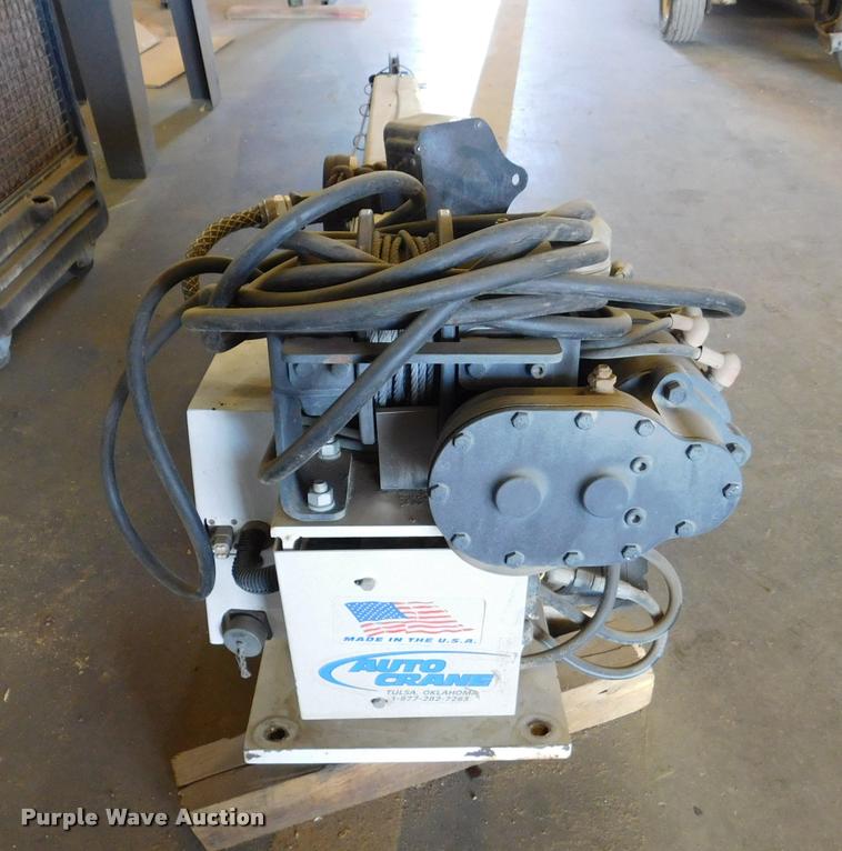 image for item DB1009 Auto crane