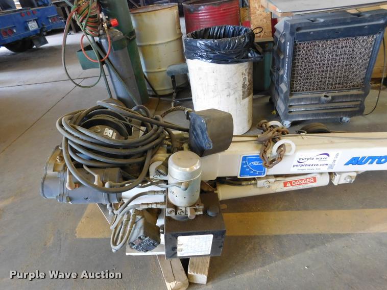 image for item DB1009 Auto crane