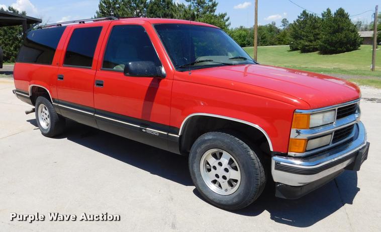 image for item DB1020 1995 Chevrolet Suburban C1500 SUV