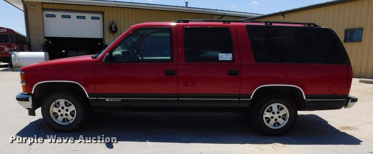 image for item DB1020 1995 Chevrolet Suburban C1500 SUV