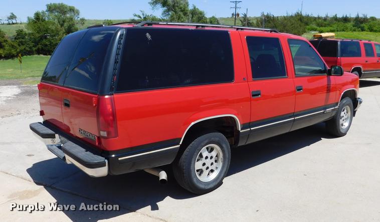 image for item DB1020 1995 Chevrolet Suburban C1500 SUV