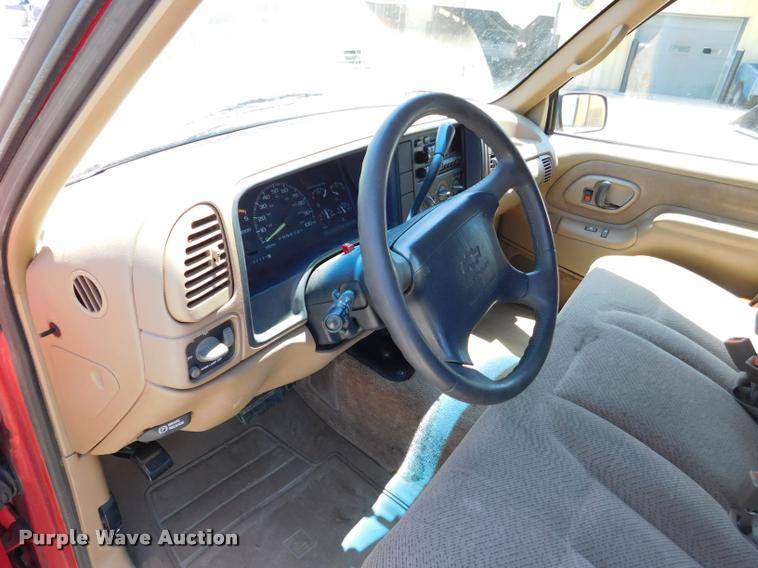 image for item DB1020 1995 Chevrolet Suburban C1500 SUV