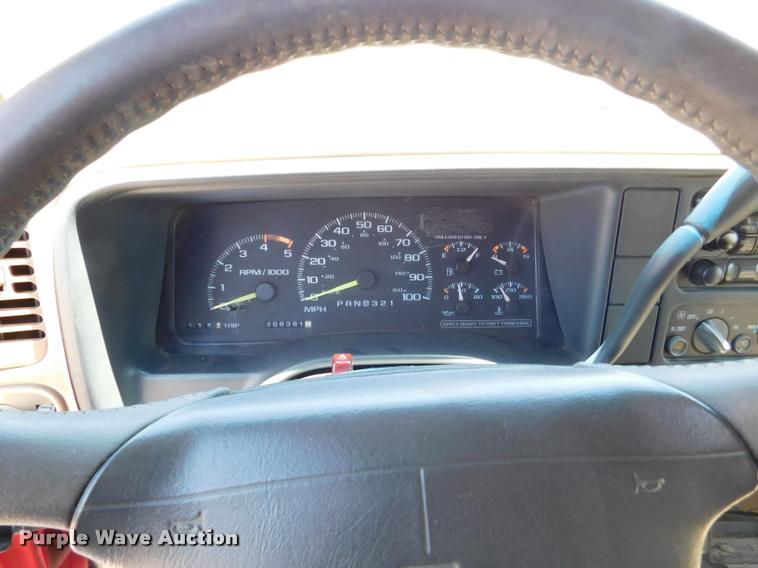 image for item DB1020 1995 Chevrolet Suburban C1500 SUV