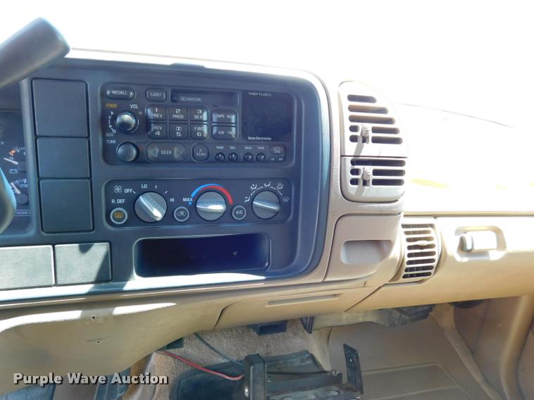 image for item DB1020 1995 Chevrolet Suburban C1500 SUV