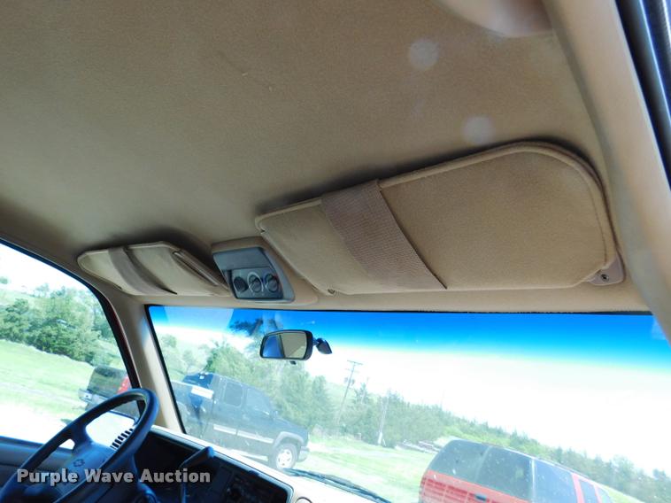 image for item DB1020 1995 Chevrolet Suburban C1500 SUV