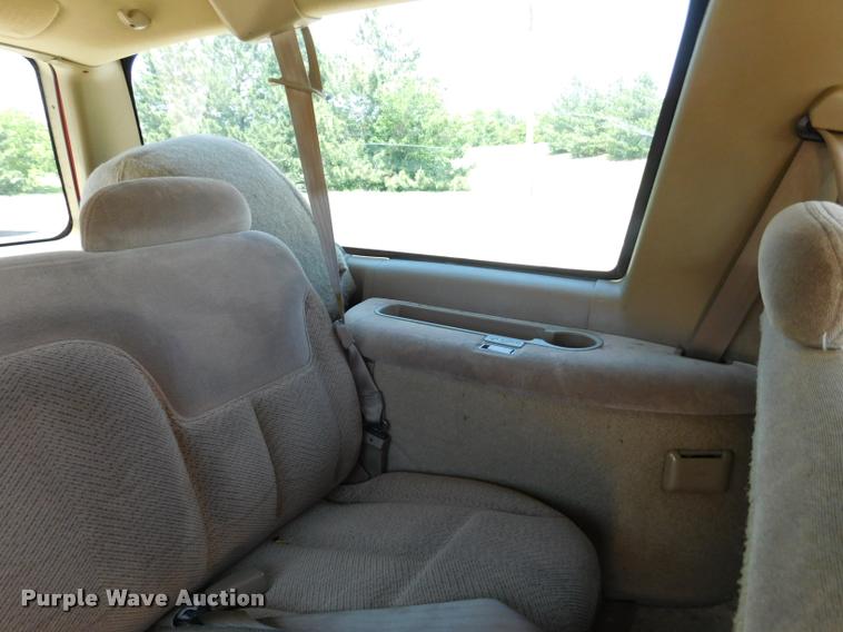 image for item DB1020 1995 Chevrolet Suburban C1500 SUV