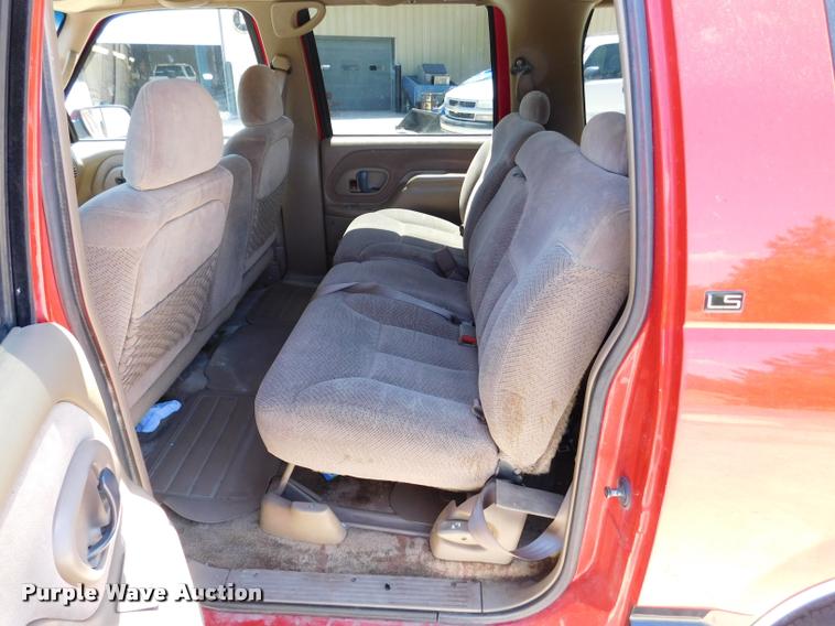 image for item DB1020 1995 Chevrolet Suburban C1500 SUV