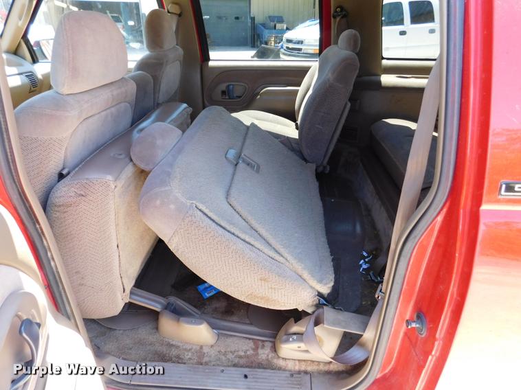 image for item DB1020 1995 Chevrolet Suburban C1500 SUV