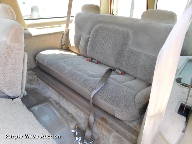 image for item DB1020 1995 Chevrolet Suburban C1500 SUV