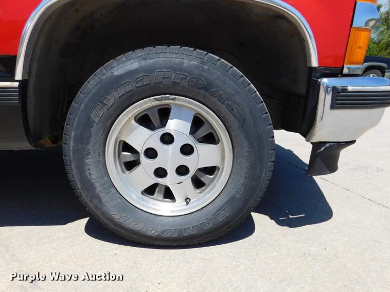 image for item DB1020 1995 Chevrolet Suburban C1500 SUV