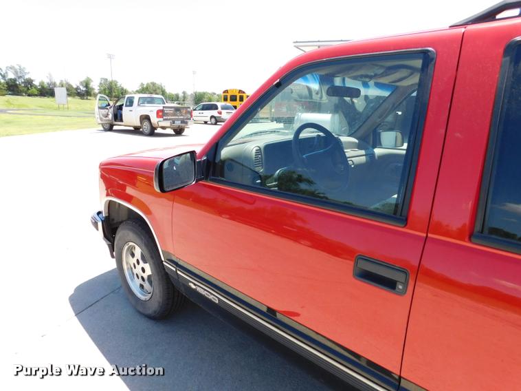 image for item DB1020 1995 Chevrolet Suburban C1500 SUV