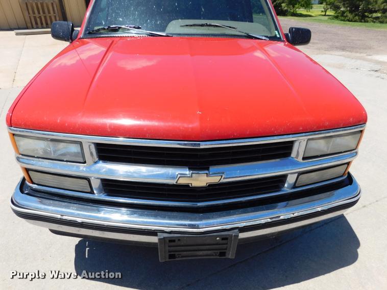 image for item DB1020 1995 Chevrolet Suburban C1500 SUV