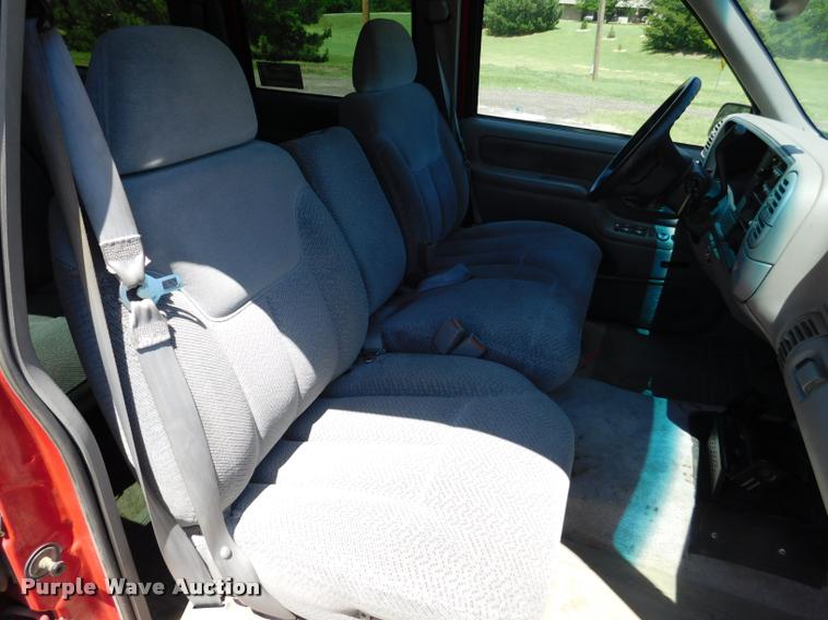 image for item DB1022 1998 Chevrolet Suburban C1500 SUV