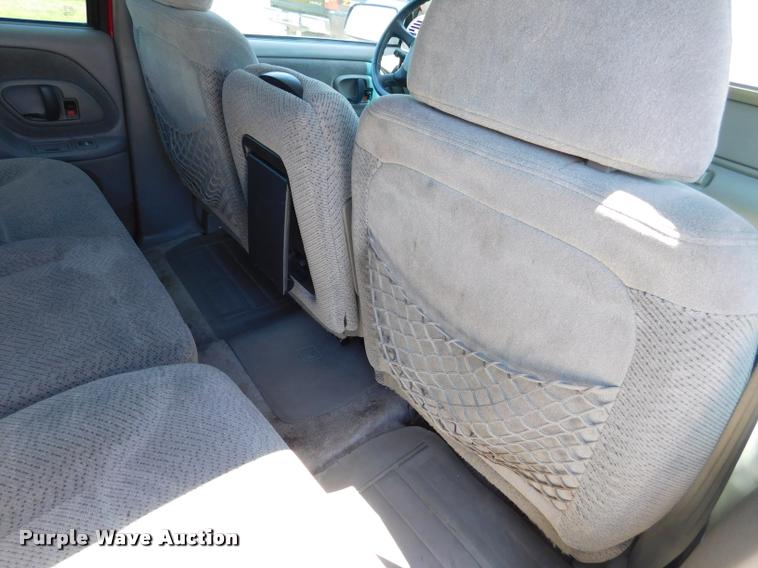image for item DB1022 1998 Chevrolet Suburban C1500 SUV
