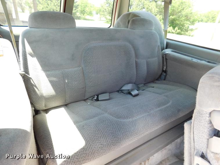 image for item DB1022 1998 Chevrolet Suburban C1500 SUV