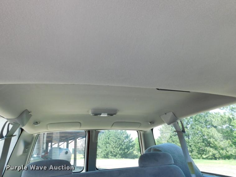 image for item DB1022 1998 Chevrolet Suburban C1500 SUV