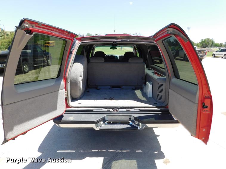 image for item DB1022 1998 Chevrolet Suburban C1500 SUV