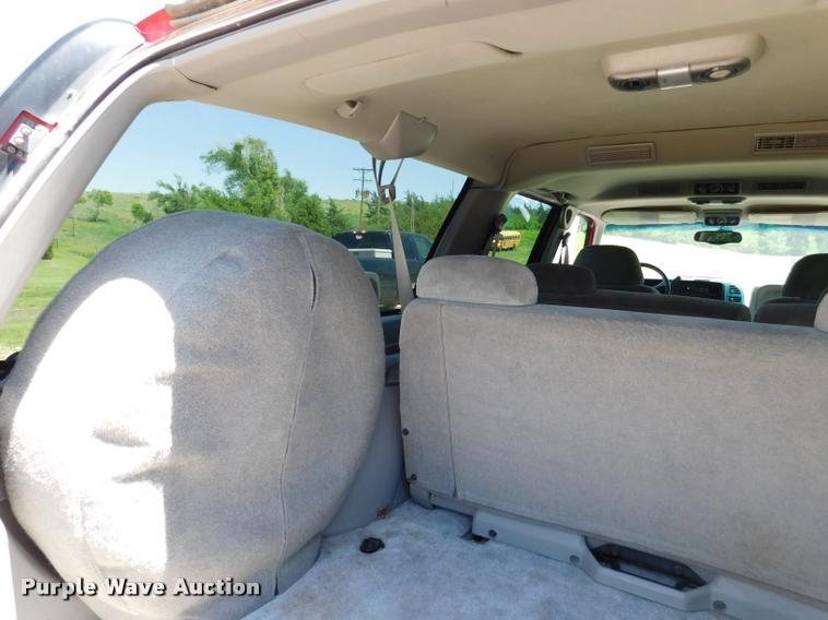image for item DB1022 1998 Chevrolet Suburban C1500 SUV