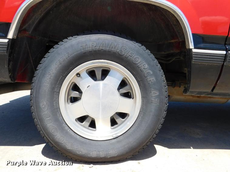 image for item DB1022 1998 Chevrolet Suburban C1500 SUV