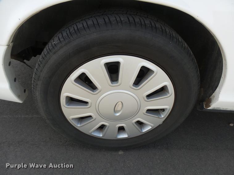 image for item DB2616 2009 Ford Crown Victoria Police Interceptor