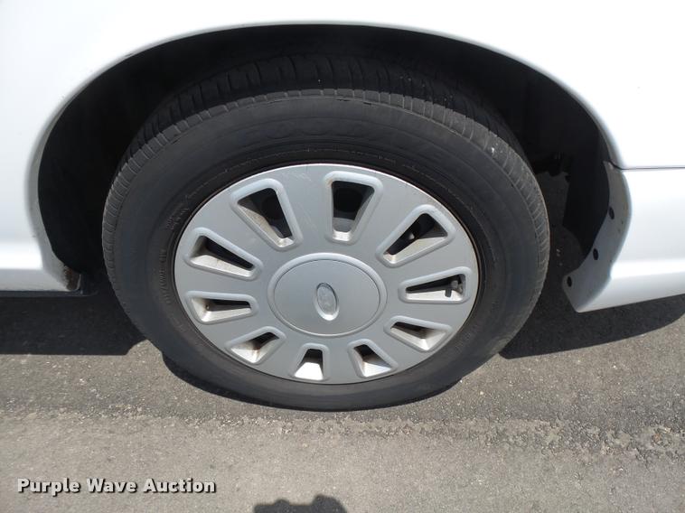 image for item DB2616 2009 Ford Crown Victoria Police Interceptor