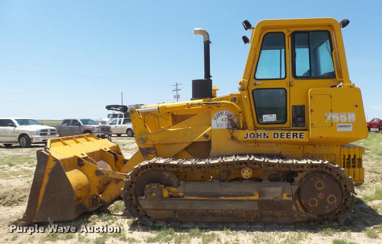 image for item DB2617 1985 John Deere 755B track loader