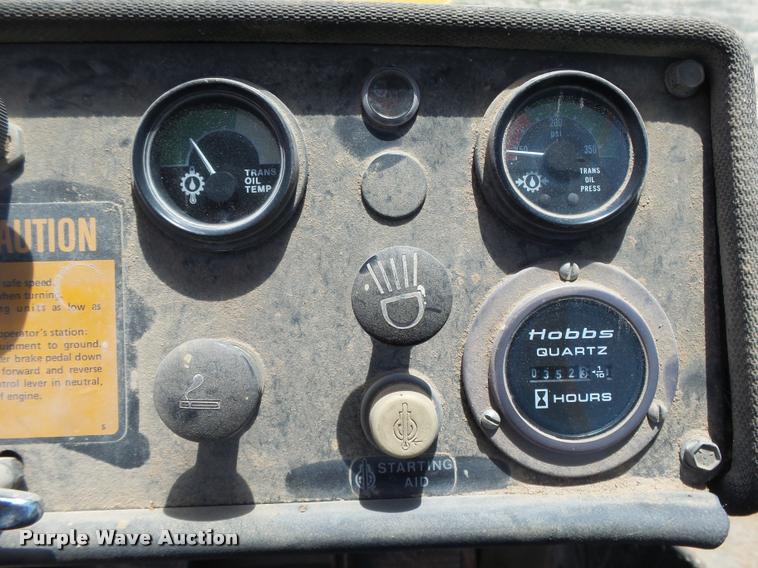 image for item DB2617 1985 John Deere 755B track loader