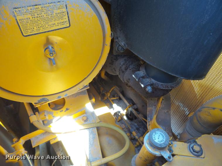 image for item DB2617 1985 John Deere 755B track loader