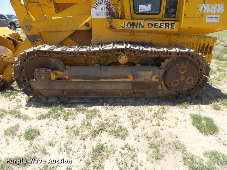 image for item DB2617 1985 John Deere 755B track loader