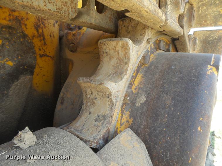 image for item DB2617 1985 John Deere 755B track loader