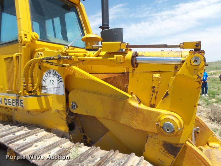 image for item DB2617 1985 John Deere 755B track loader