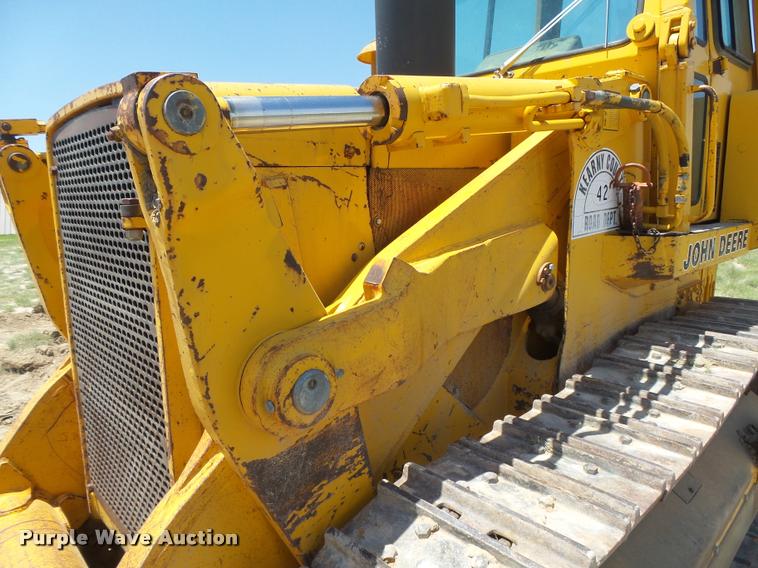 image for item DB2617 1985 John Deere 755B track loader
