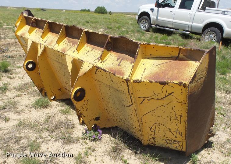 image for item DB2617 1985 John Deere 755B track loader