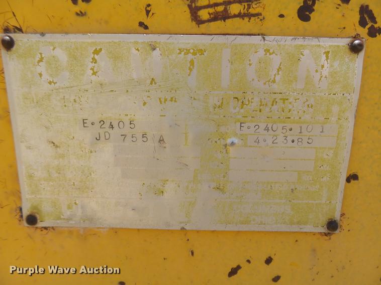 image for item DB2617 1985 John Deere 755B track loader