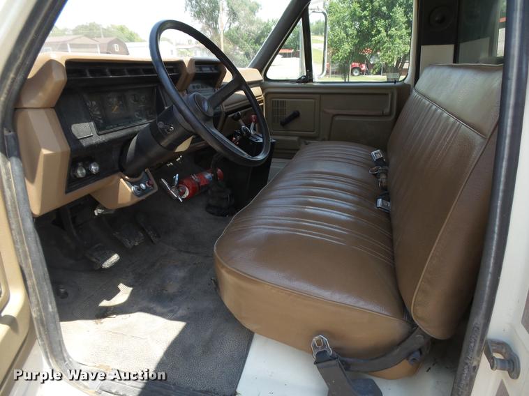 image for item DB2621 1987 Ford F800 dump truck