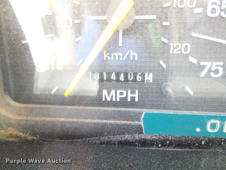 image for item DB2621 1987 Ford F800 dump truck