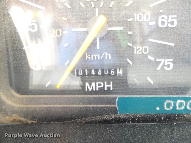 image for item DB2621 1987 Ford F800 dump truck