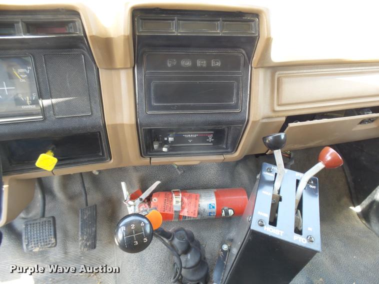 image for item DB2621 1987 Ford F800 dump truck